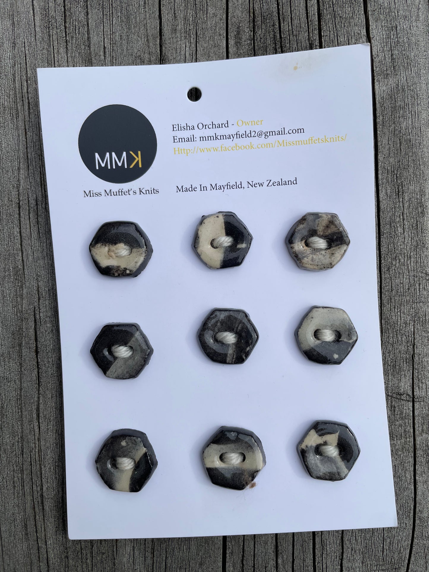 Miss Muffet's Knits 1.5 cm Ceramic Buttons - sheet of nine